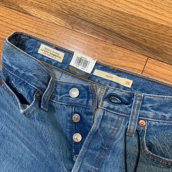 Levi's Wedgie Jeans Size 25 - Picture 3 of 5
